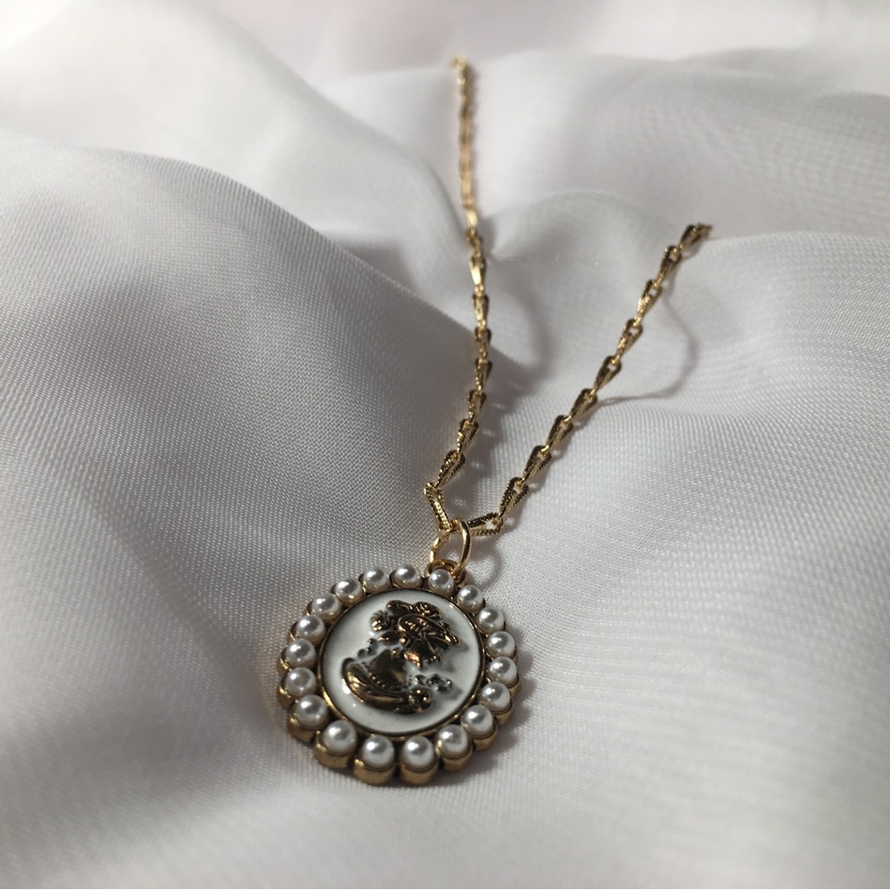 Stunning Necklace